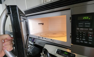 Microwave Making Noise